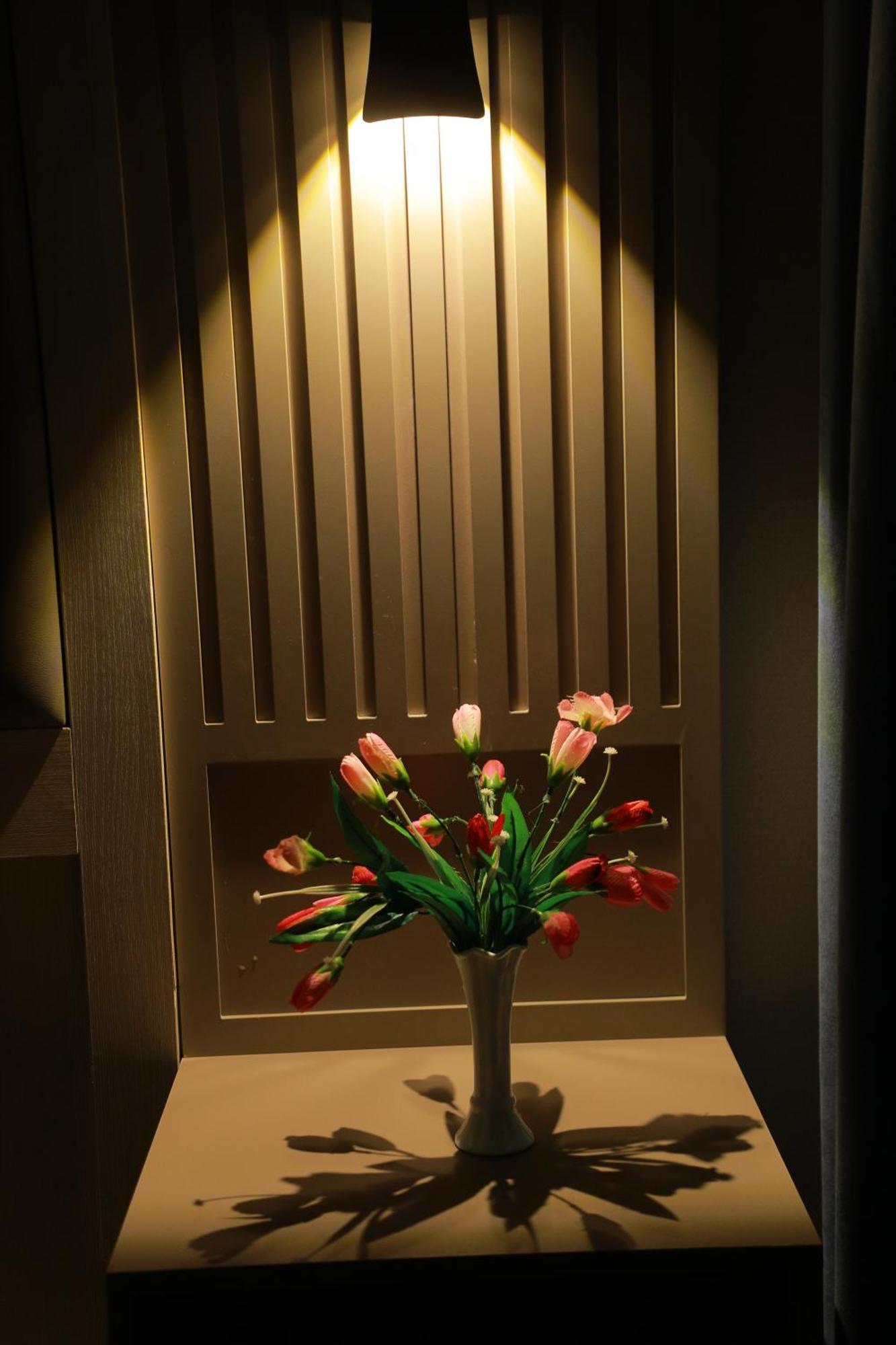 Human Hotel Tashkent Esterno foto
