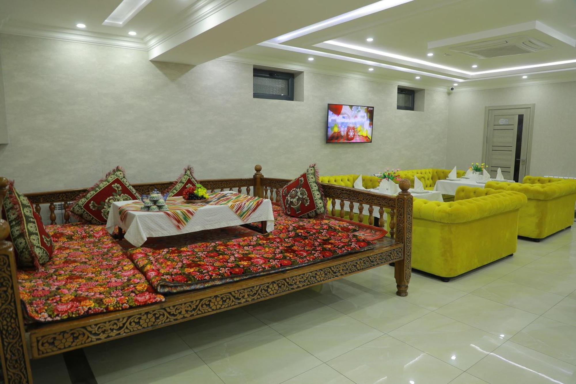Human Hotel Tashkent Esterno foto