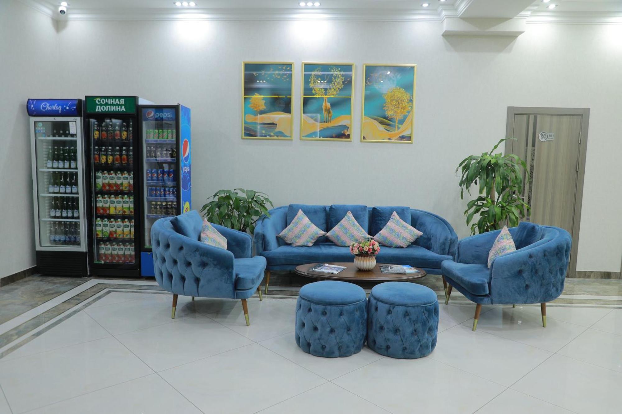 Human Hotel Tashkent Esterno foto